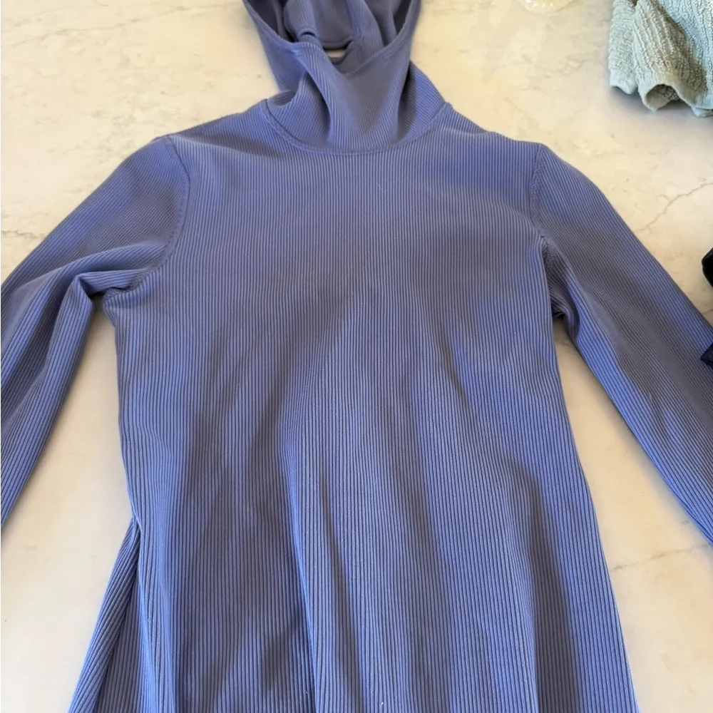 ALO Yoga Blue Ribbed Sweatshirt - Picture 2 of 5